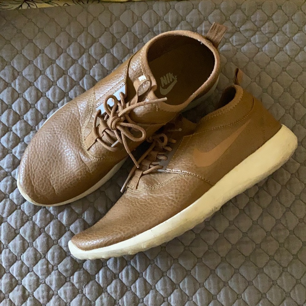 Nike brown faux leather shoes